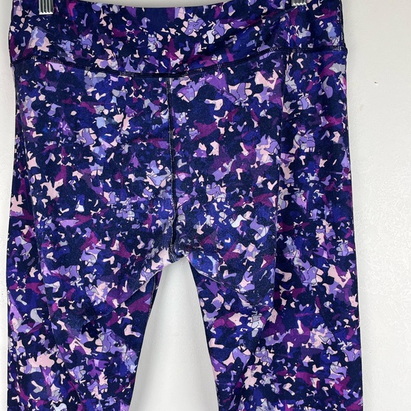 Fabletics Camp Flurry Printed Capri Leggings Purple Mid Rise Activewear XL - Picture 7 of 11